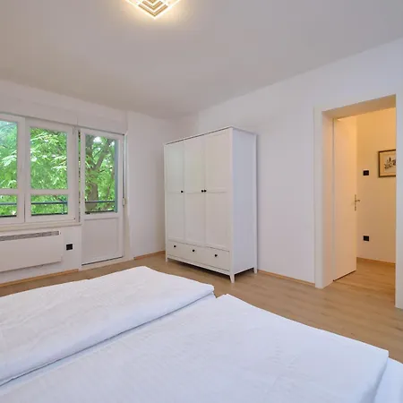 Apartament Fuer 4 Personen Ca, 80 M Sup2 In Split, Dalmatien Gespanschaft Dalmatien *
